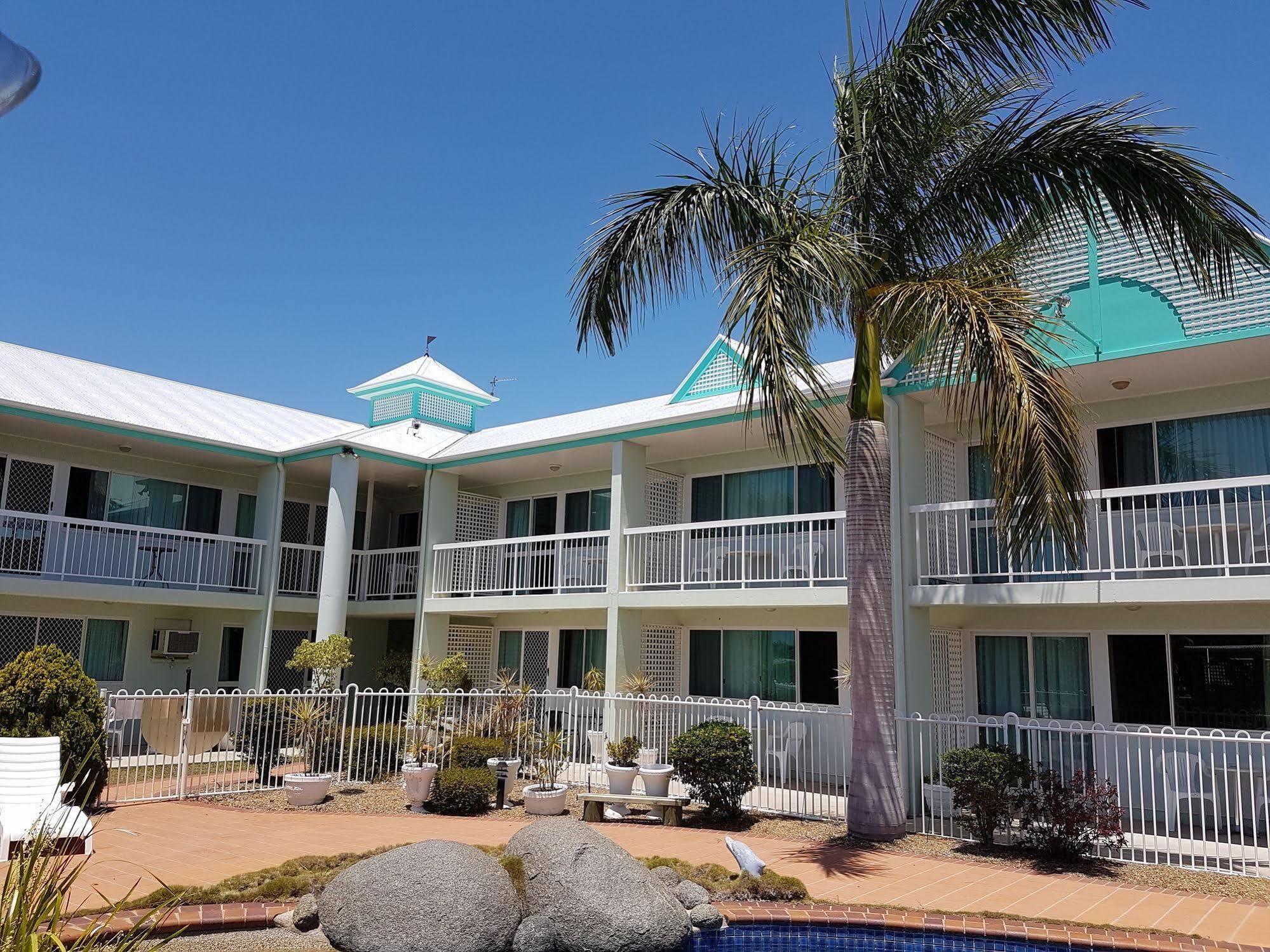 Reef Adventureland Motor Inn Tannum Sands Exterior photo