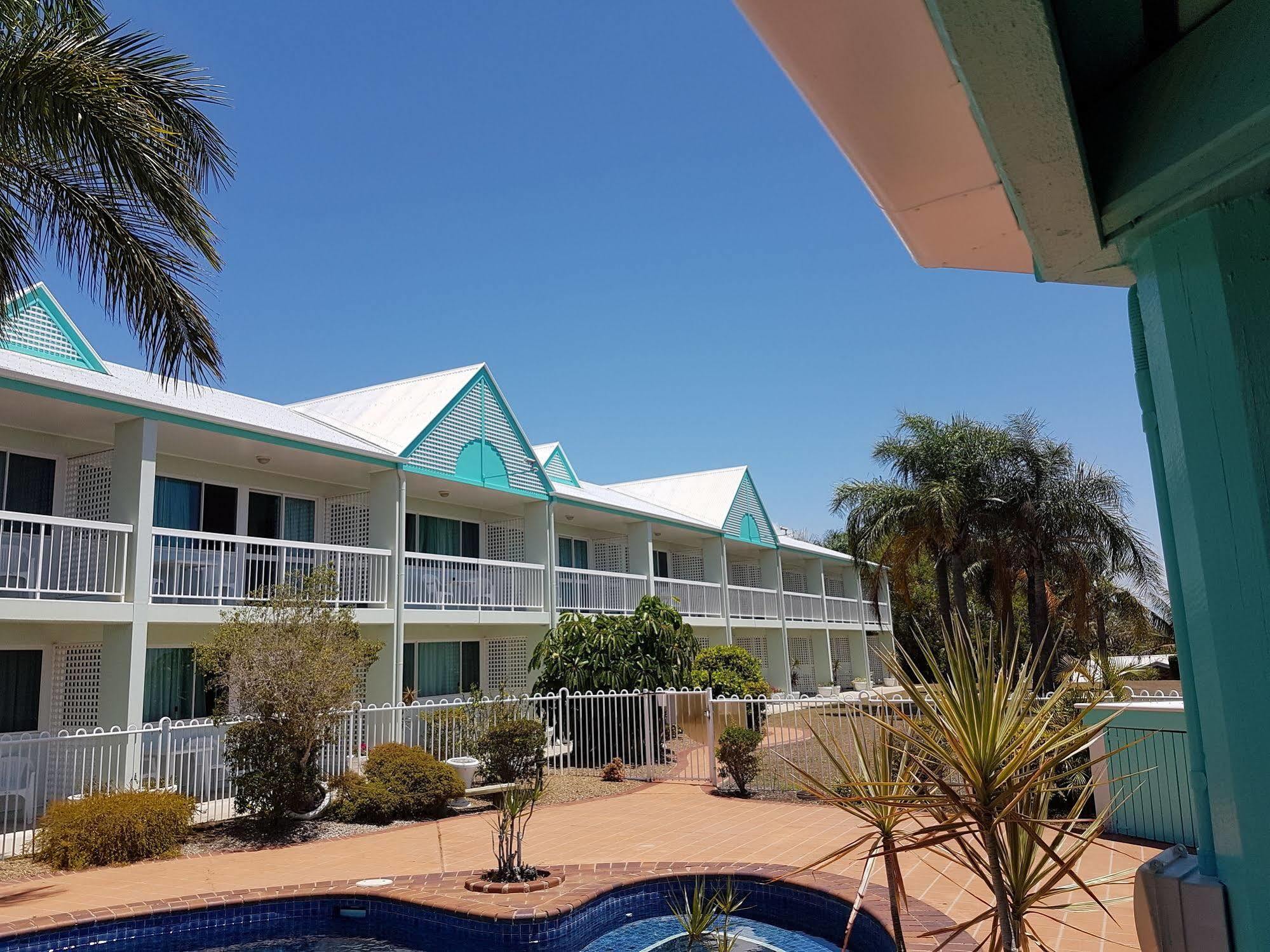 Reef Adventureland Motor Inn Tannum Sands Exterior photo